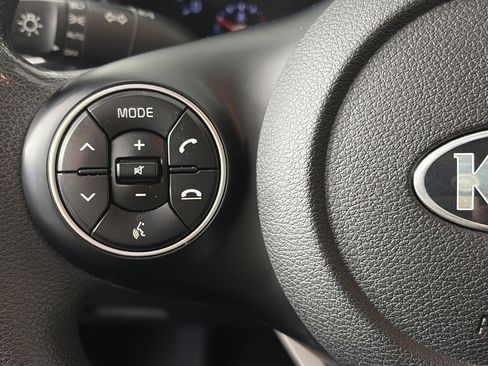 Used 2021 Kia Soul LX image 17