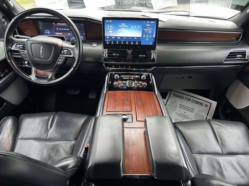 Certified 2023 Lincoln Navigator Reserve AWD/4WD image 19