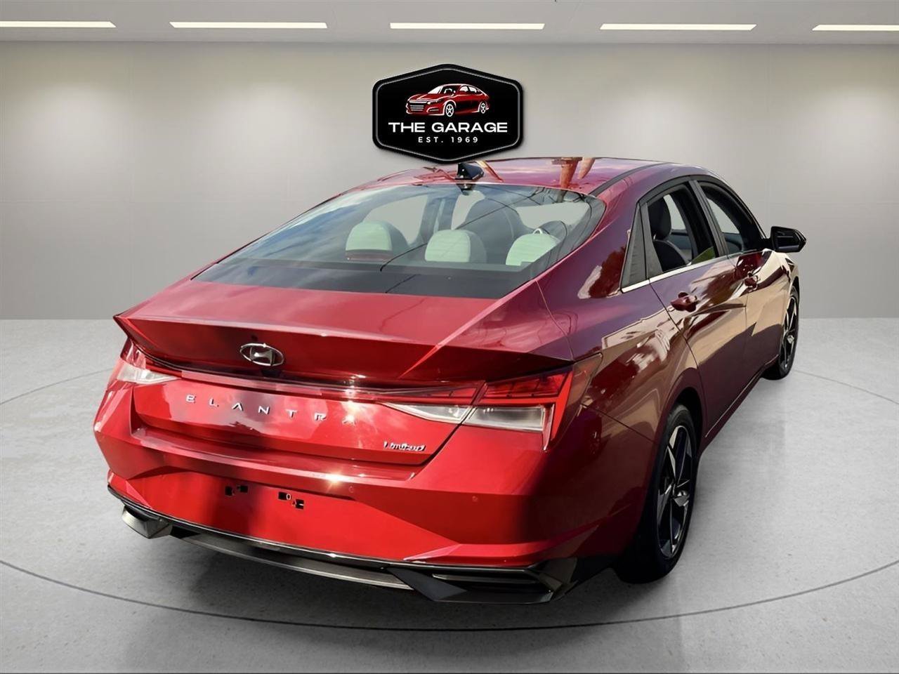 Used 2023 Hyundai Elantra Limited w/ Cargo Package FWD image 6