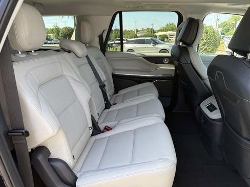 New 2026 Lincoln Navigator L Reserve AWD/4WD image 21