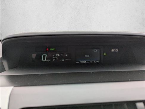 Used 2017 Toyota Prius V Three image 16