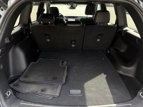 Used 2024 Jeep Grand Cherokee Limited image 35