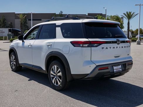 New 2026 Nissan Pathfinder SL FWD image 6