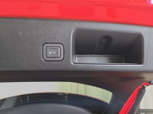 New 2025 Chevrolet Equinox EV RS w/ Convenience Package II FWD image 15