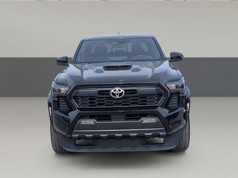 Used 2024 Toyota Tacoma TRD Sport w/ TRD Sport Upgrade Package AWD/4WD image 5