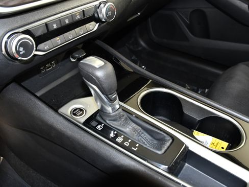 Used 2024 Nissan Altima 2.5 SV FWD image 29