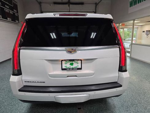 Used 2020 Cadillac Escalade ESV Luxury AWD/4WD image 8