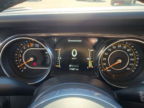 Used 2022 Jeep Wrangler Unlimited Sahara image 5