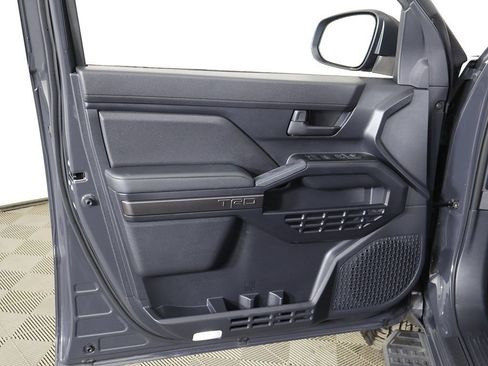 Used 2025 Toyota 4Runner TRD Off-Road image 22