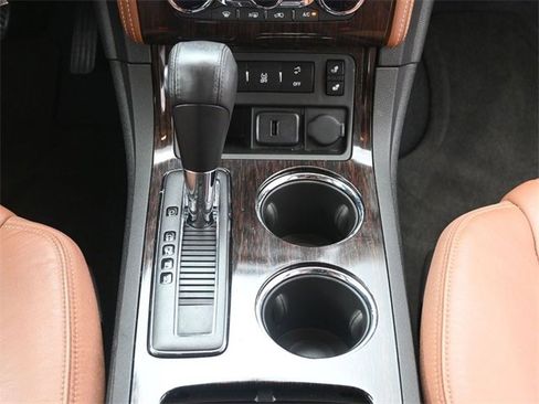 Used 2017 Chevrolet Traverse LT image 28