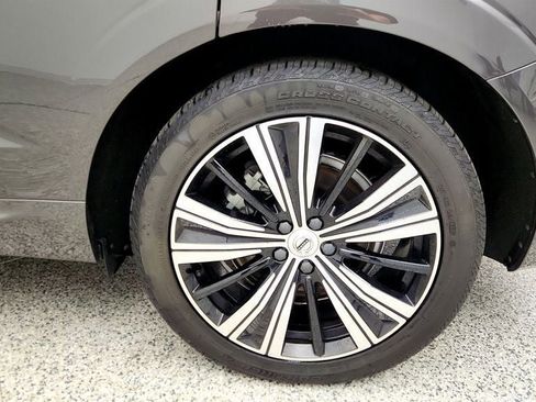 Used 2022 Volvo XC60 T8 Inscription w/ Advanced Package image 9