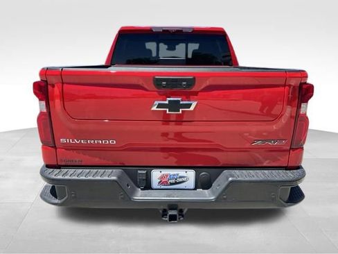 Used 2024 Chevrolet Silverado 1500 ZR2 w/ Technology Package AWD/4WD image 4