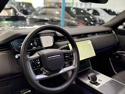 Used 2026 Land Rover Range Rover Long Wheelbase SE image 10
