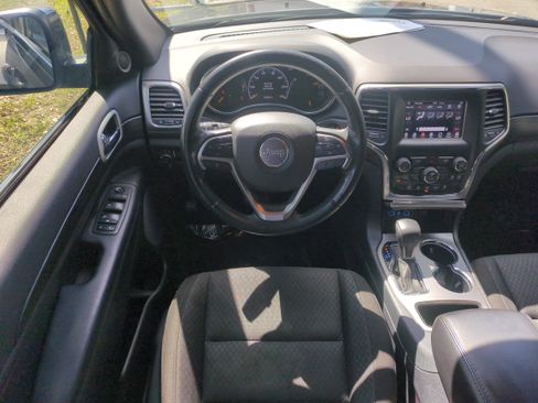 Certified 2020 Jeep Grand Cherokee Laredo image 17