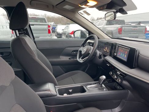 Used 2025 Nissan Kicks S image 2