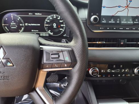 Used 2023 Mitsubishi Outlander SEL image 12