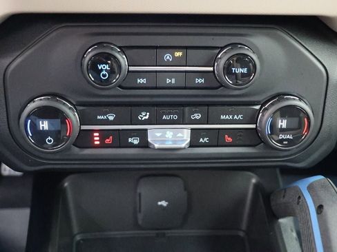 Used 2023 Ford Bronco Wildtrak AWD/4WD image 24