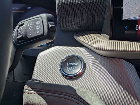 Certified 2025 Ford Explorer Active w/ Active Comfort Package AWD/4WD image 25