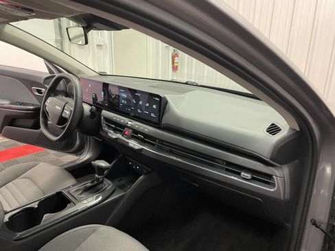 Used 2025 Kia K4 EX FWD image 44