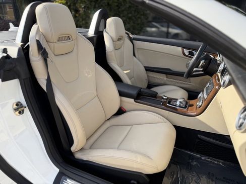 Used 2019 Mercedes-Benz SLC 300 image 31
