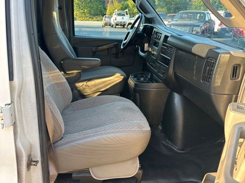 Used 2019 GMC Savana 2500 w/ Driver Convenience Package image 15