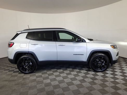 New 2025 Jeep Compass Latitude w/ Altitude Special Edition image 2