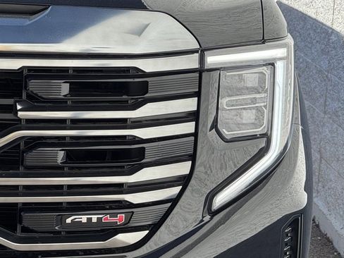 Used 2022 GMC Sierra 1500 AT4 w/ AT4 Premium Package image 5