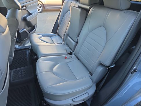 Used 2023 Toyota Highlander XLE image 20