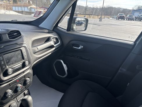 Used 2018 Jeep Renegade Sport w/ Power & Air Group image 22