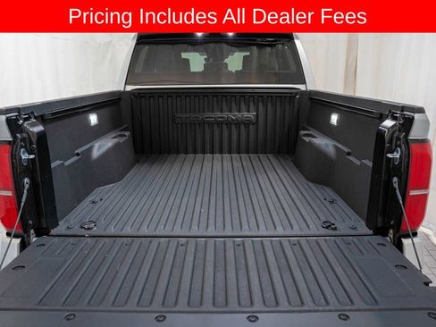 Certified 2025 Toyota Tacoma SR5 AWD/4WD image 5