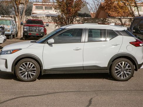 Used 2024 Nissan Kicks SV image 8