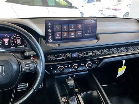 Used 2025 Honda Accord Sport image 9