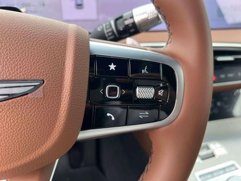 New 2026 Genesis GV70 2.5T Advanced AWD/4WD image 18