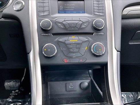 Used 2018 Ford Fusion SE image 13