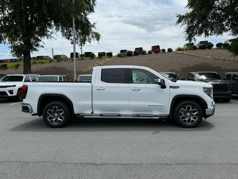 Used 2023 GMC Sierra 1500 SLT w/ SLT Premium Package AWD/4WD image 6