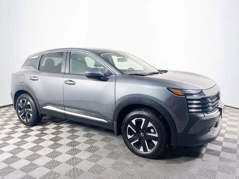 Certified 2025 Nissan Kicks SV image 3