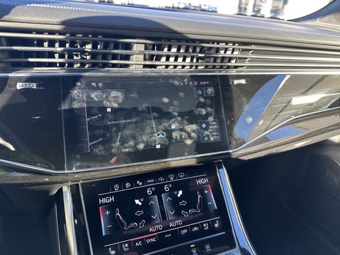 Used 2025 Audi Q7 3.0T Prestige image 18