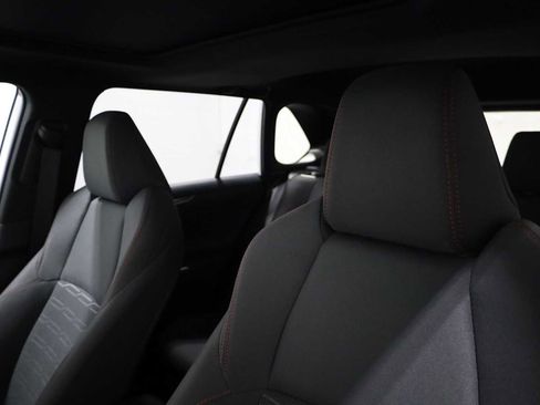 Used 2024 Toyota RAV4 SE image 17