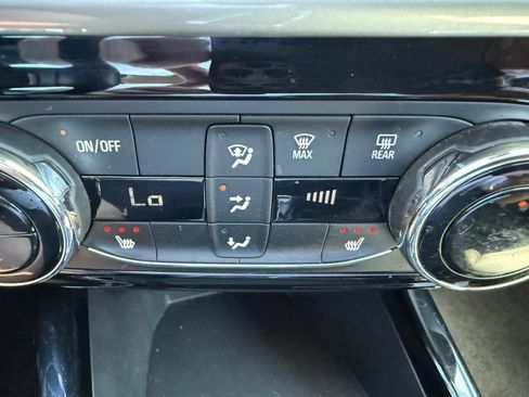 Used 2024 Chevrolet Trax LT w/ Driver Confidence Package FWD image 24