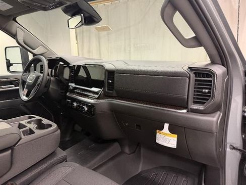 New 2026 GMC Sierra 2500 SLE w/ SLE Value Package; AWD/4WD image 11
