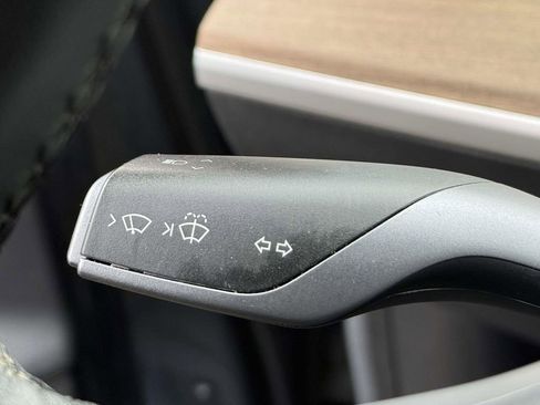 Used 2020 Tesla Model 3 Standard Range Plus image 22