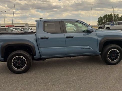 Used 2026 Toyota Tacoma TRD Off-Road AWD/4WD image 9