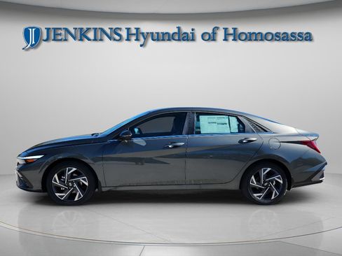 New 2026 Hyundai Elantra Limited image 3