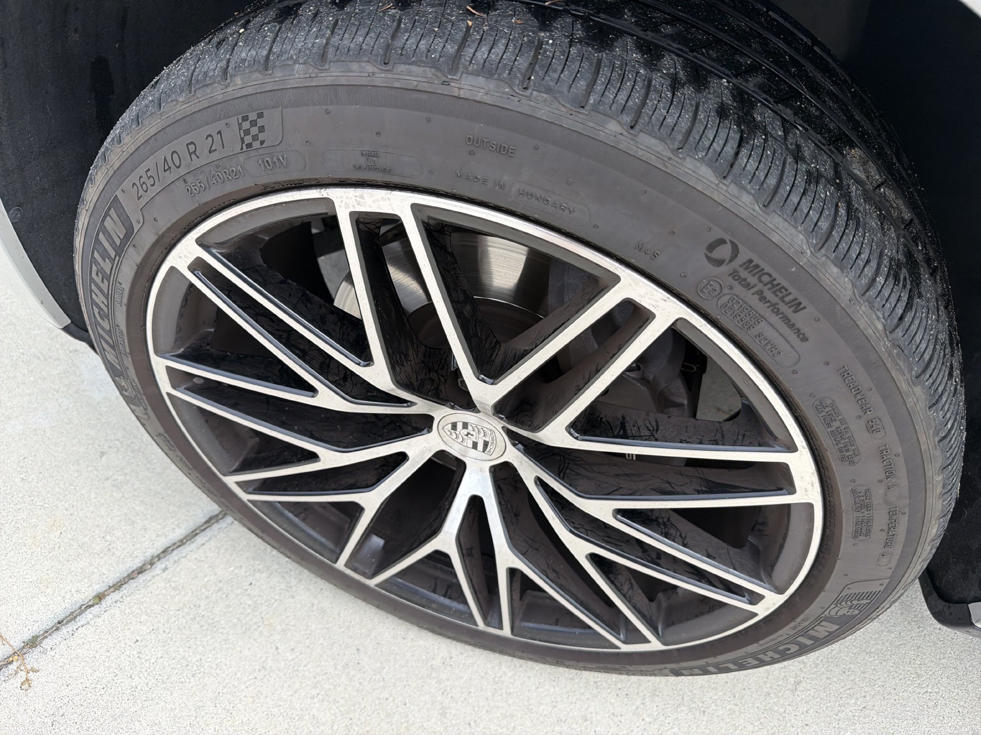 Used 2023 Porsche Macan Turbo AWD/4WD image 10