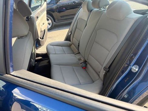 Used 2018 Hyundai Elantra SEL FWD image 15