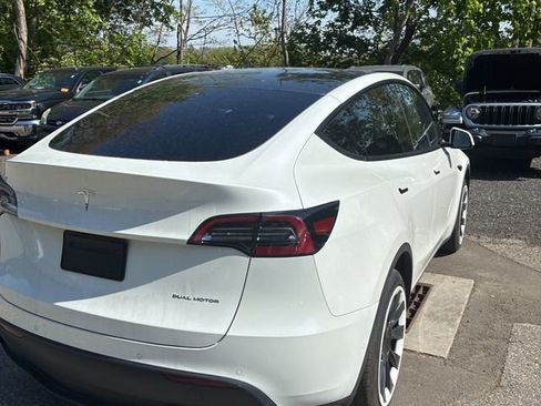 Used 2021 Tesla Model Y Long Range AWD/4WD image 7