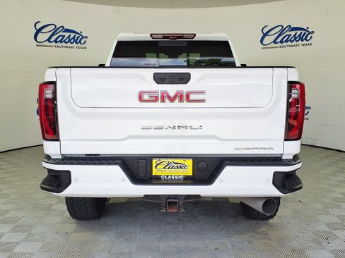 Used 2025 GMC Sierra 3500 Denali w/ Technology Package AWD/4WD image 4