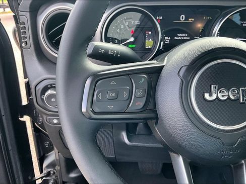 Used 2023 Jeep Wrangler Unlimited w/ 8.4" Radio Group AWD/4WD image 15