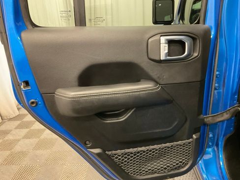 Used 2021 Jeep Gladiator Overland w/ Cold Weather Group image 27