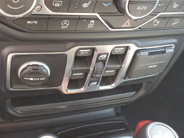 Used 2019 Jeep Wrangler Unlimited Sport S AWD/4WD image 24